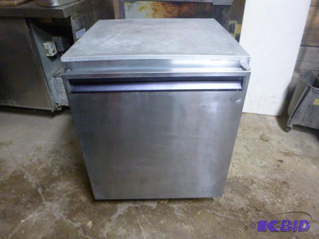 lot 4 image: Delfield&nbspUnder Counter Freezer Model 407...