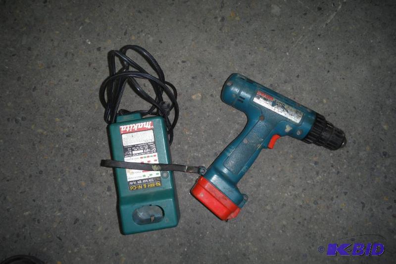 Makita cordless drill wcharger