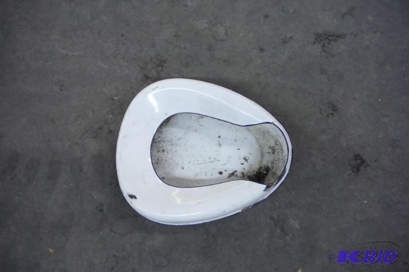 Vintage bed pan