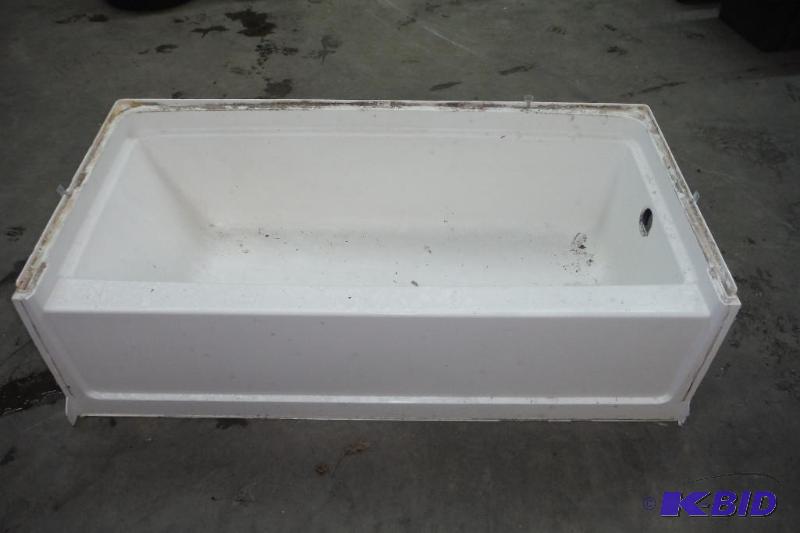 Used Bath tub