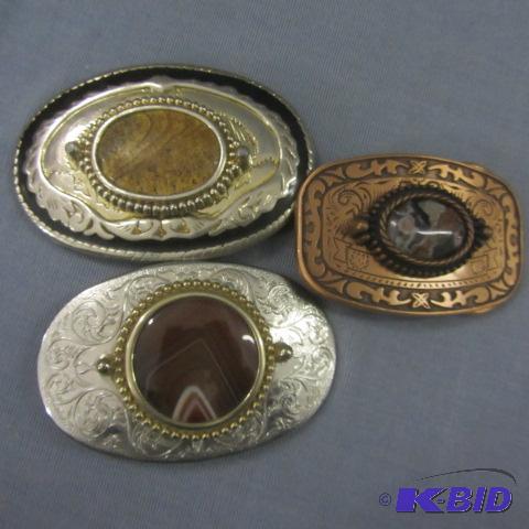 lot 32 image: Buckles, Natural Stones