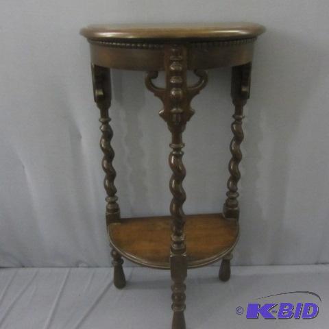 lot 10 image: Barley Twist Leg Table