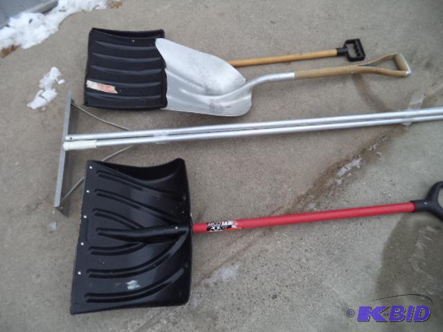 lot 113 image: Snow Removal Tools