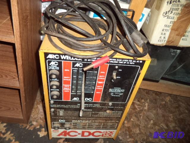 lot 116 image: Arc Welder