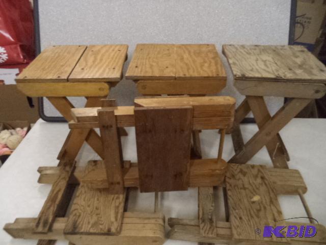 lot 124 image: Wooden Folding Camp Stools