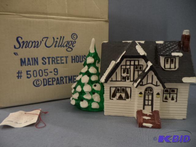 lot 126 image: Snow Village Building