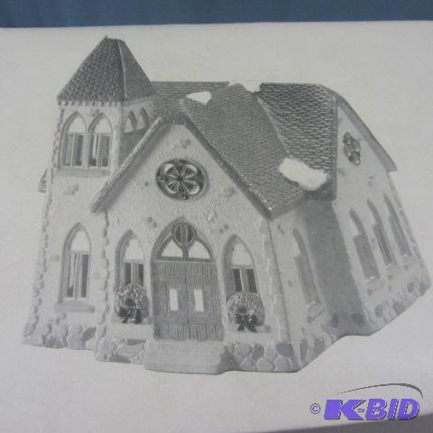 lot 131 image: Snow Village Building