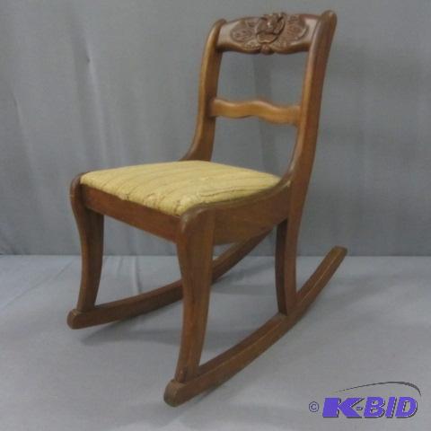 lot 16 image: Fancy Mahogany Rocker