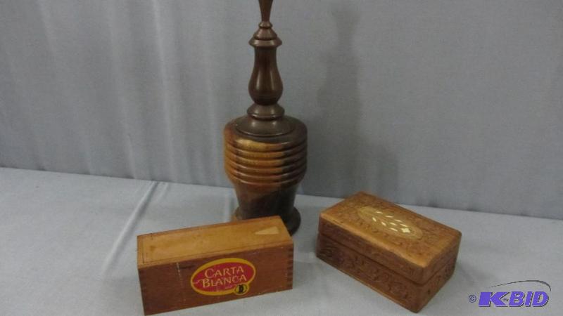 lot 162 image: Dominos, Wood Dresser Box