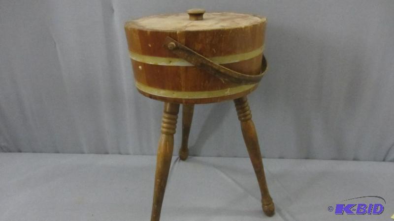 lot 167 image: Vintage Sewing Barrel