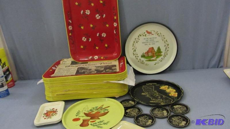 lot 188 image: Vintage Trays