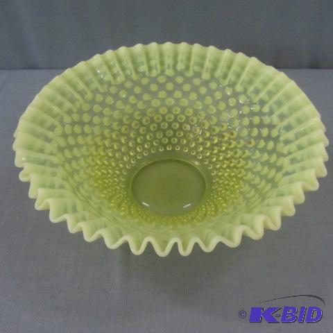 lot 19 image: Vaseline Opalescent Bowl