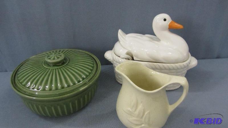 lot 192 image: Vintage Kitchenwares