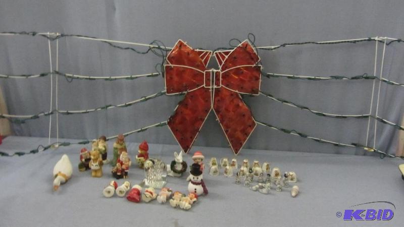 lot 196 image: Vintage Christmas