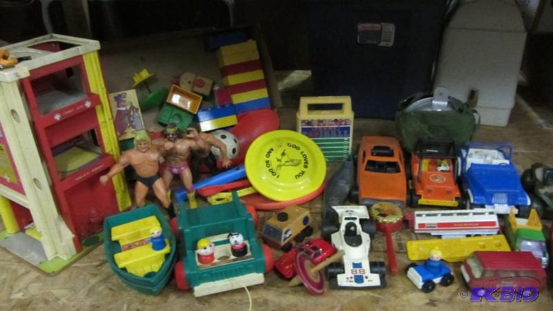 lot 205 image: Childrens Toys