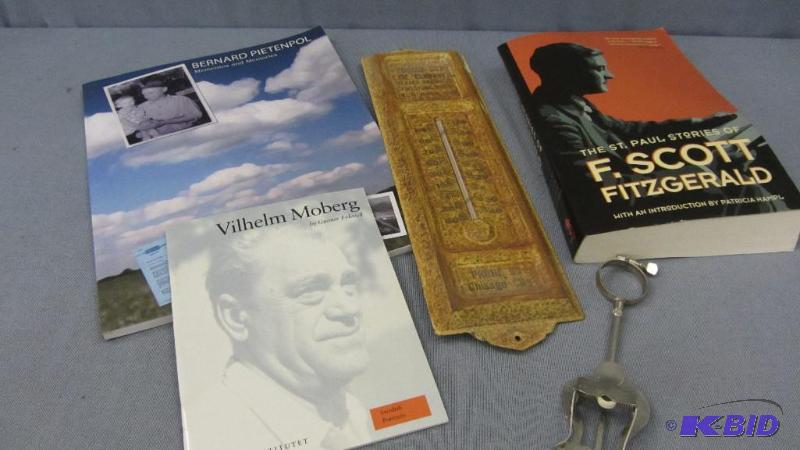 lot 208 image: MidWest Mementos