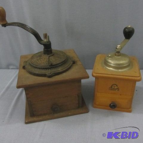 lot 23 image: Wood Box Coffee Grinders