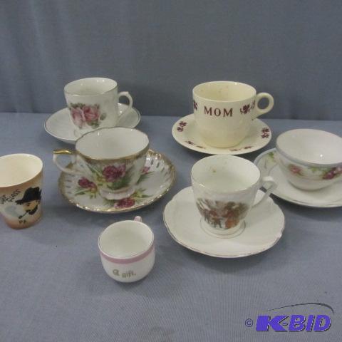 lot 40 image: Fancy Tea Cups, Glass