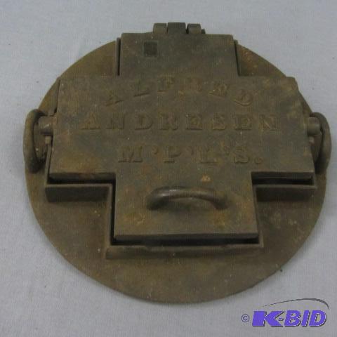 lot 51 image: Antique Wafer Iron