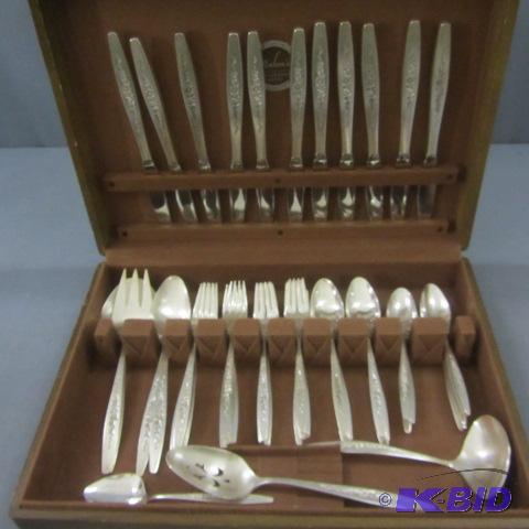 lot 56 image: Table Service for Ten