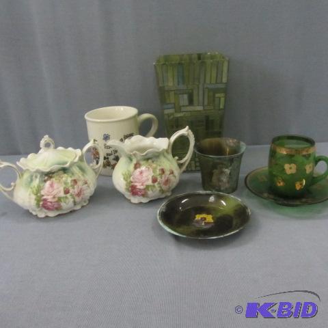 lot 84 image: Fancy Tea Cups, Glass