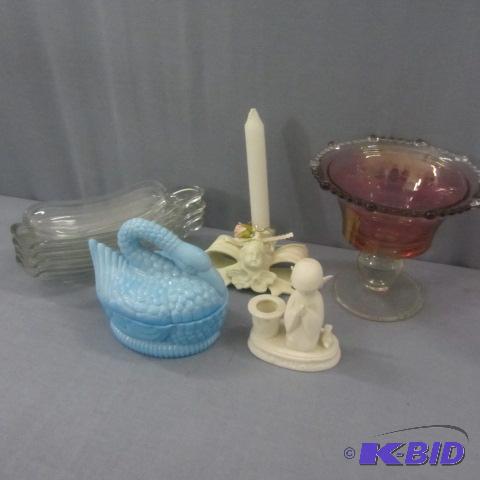 lot 87 image: Swan, Banana Dishes