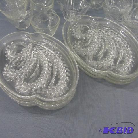 lot 91 image: Snack Set, Punch Cups
