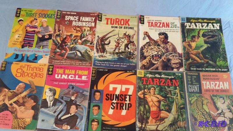 Lot of 10 Comic Books