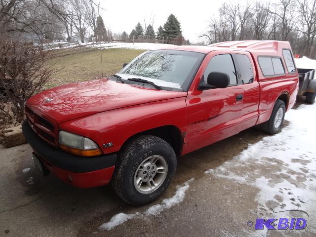 lot 1 image: 2000 Dodge Dakota Sport 2 X 4 Extended Cab pi...