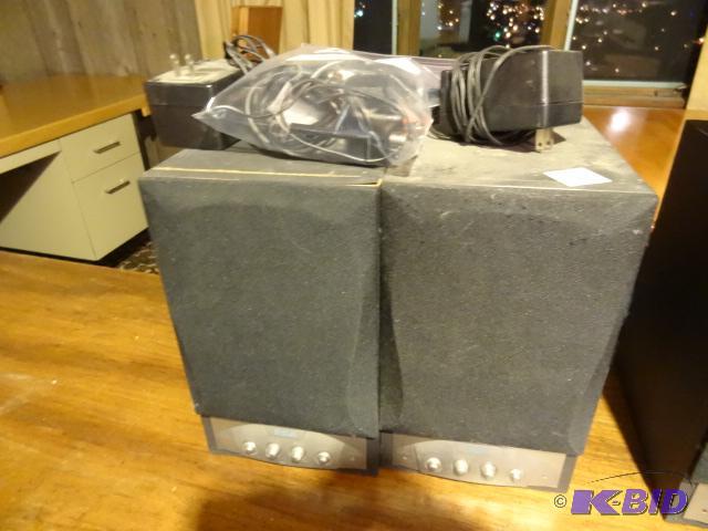 lot 128 image: RCA Wireless Speaker Set. Works...