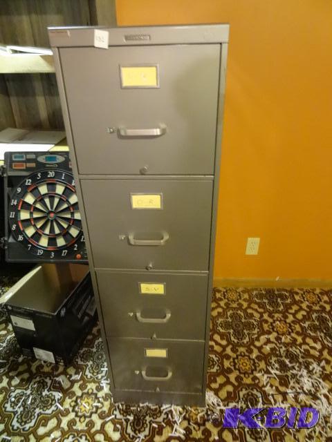 lot 132 image: Vintage Steel Case 15" Metal 4 Drawer Fi...