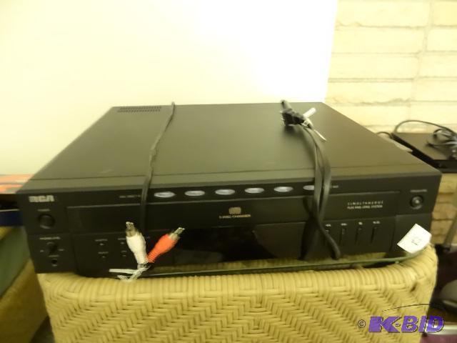 lot 162 image: RCA 5 Disc Changer RP-8075RS...