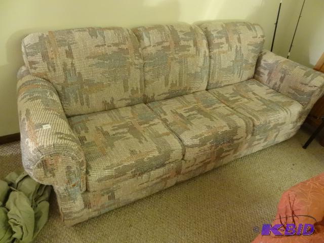 lot 195 image: Full Sized Sleeper Sofa Nice Shape Comes with...