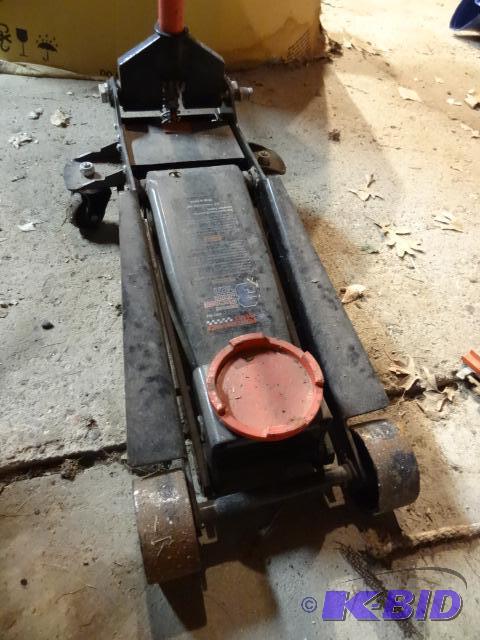 lot 20 image: GM Performance 3 Ton Floor Jack...