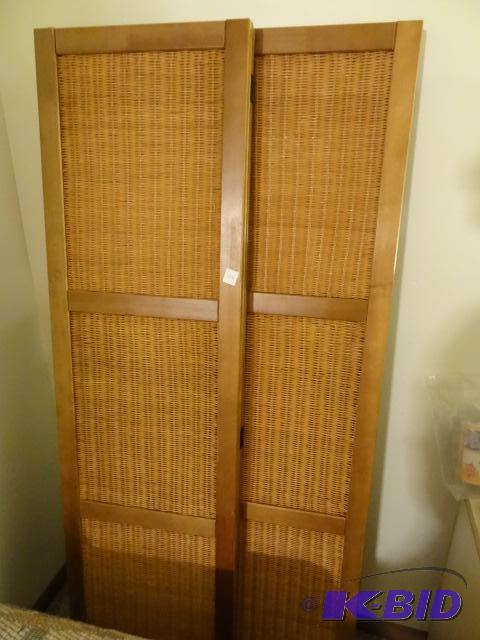 lot 222 image: 2 Wood Fold Out Dividers...