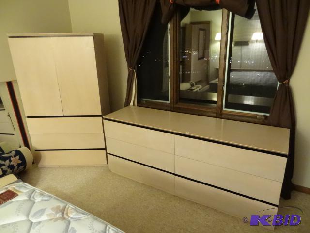 lot 228 image: Bedroom Set. King Size Platform Bed Frame. No...