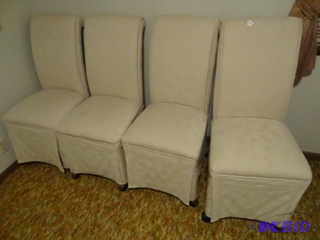 lot 231 image: 4 Matching Dining Room Chairs On Wheels...