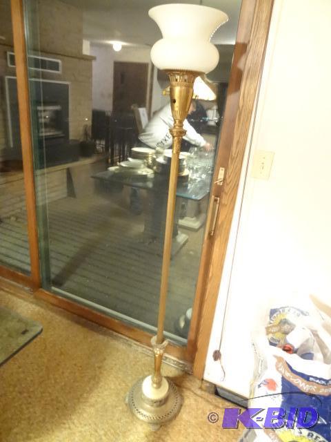 lot 269 image: Vintage Brass Floor Lamp...