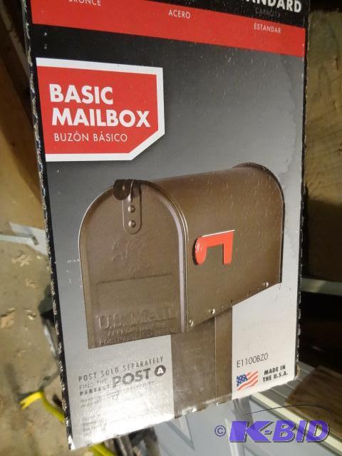 lot 27 image: Gibraltar Vintage Series Basic Mail Box...