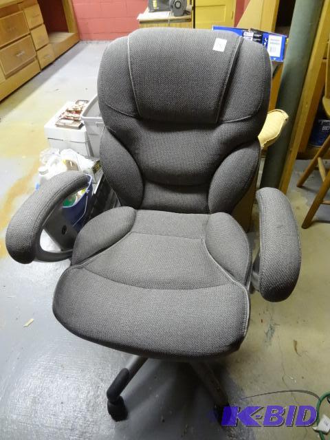 lot 282 image: Office Chair on Wheels...