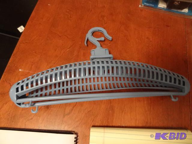 lot 286 image: Adjustable Drying Hangers Qty 15...