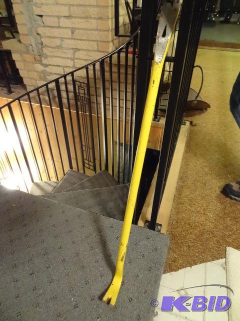 lot 297 image: Fat Max Heavy Duty Crowbar...