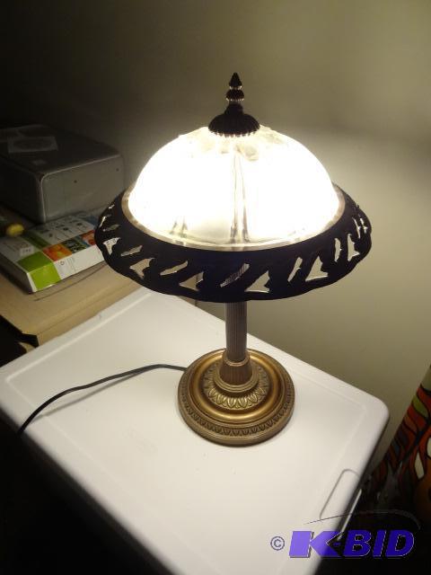 lot 299 image: Vintage Table Lamp...