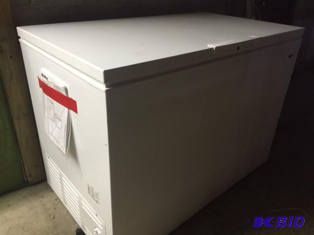lot 304 image: Sears Kenmore 15 cu. ft. Chest Freezer includ...