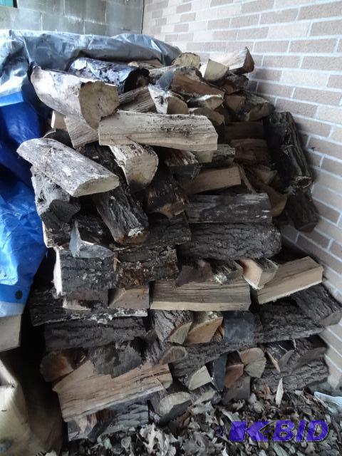 lot 4 image: Stack of Fire Wood. Approx 128 X 48 x 48. Buy...