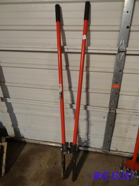 lot 41 image: Clam Shell Hole Auger...