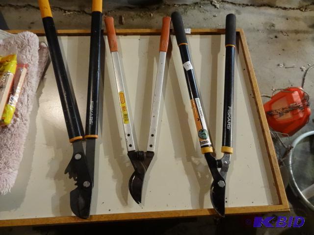 lot 66 image: 3 Tree Pruners...
