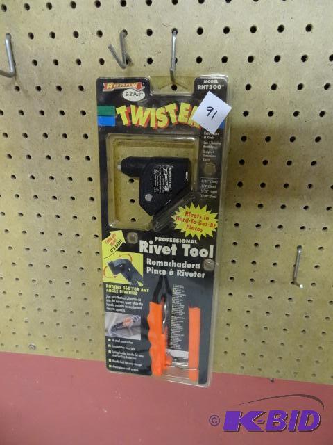 lot 91 image: Arrow Twister Rivet Gun...