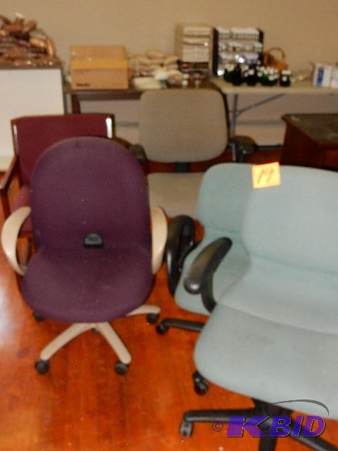 lot 19 image: 5 Office Chairs