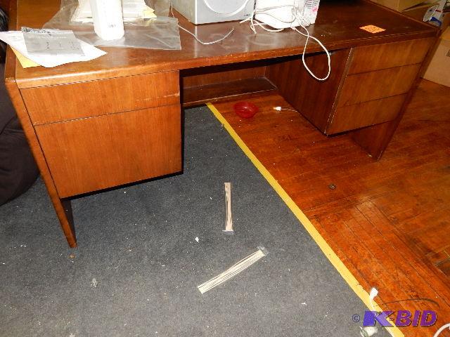 lot 28B image: Solid Wood Desk